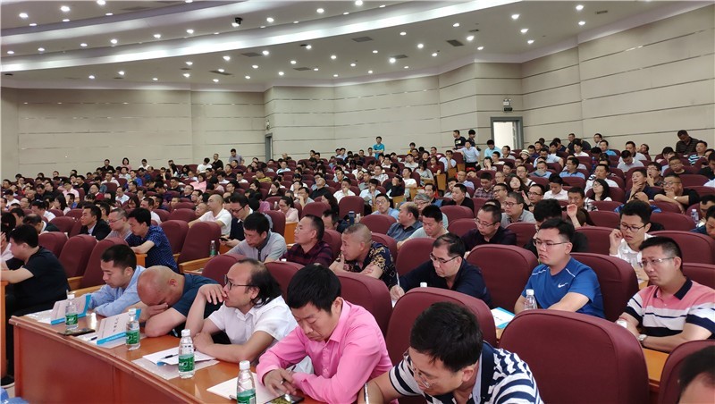圖為2019年舉辦“高考新政下學校的挑戰和應對研討會”。